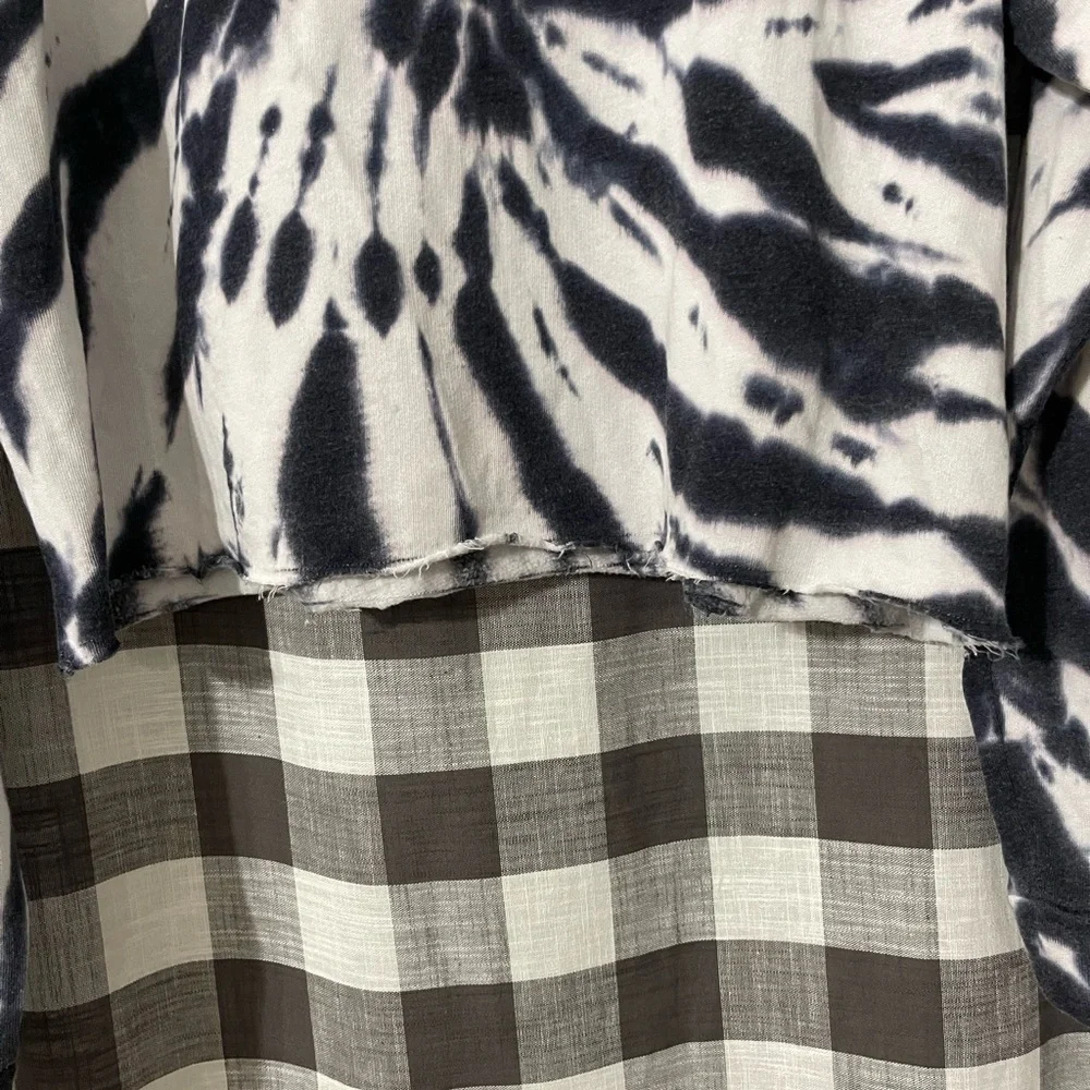 PINK Victoria's Secret Black and White Tie-Dye Long Sleeve Tee - Picture 5 of 5